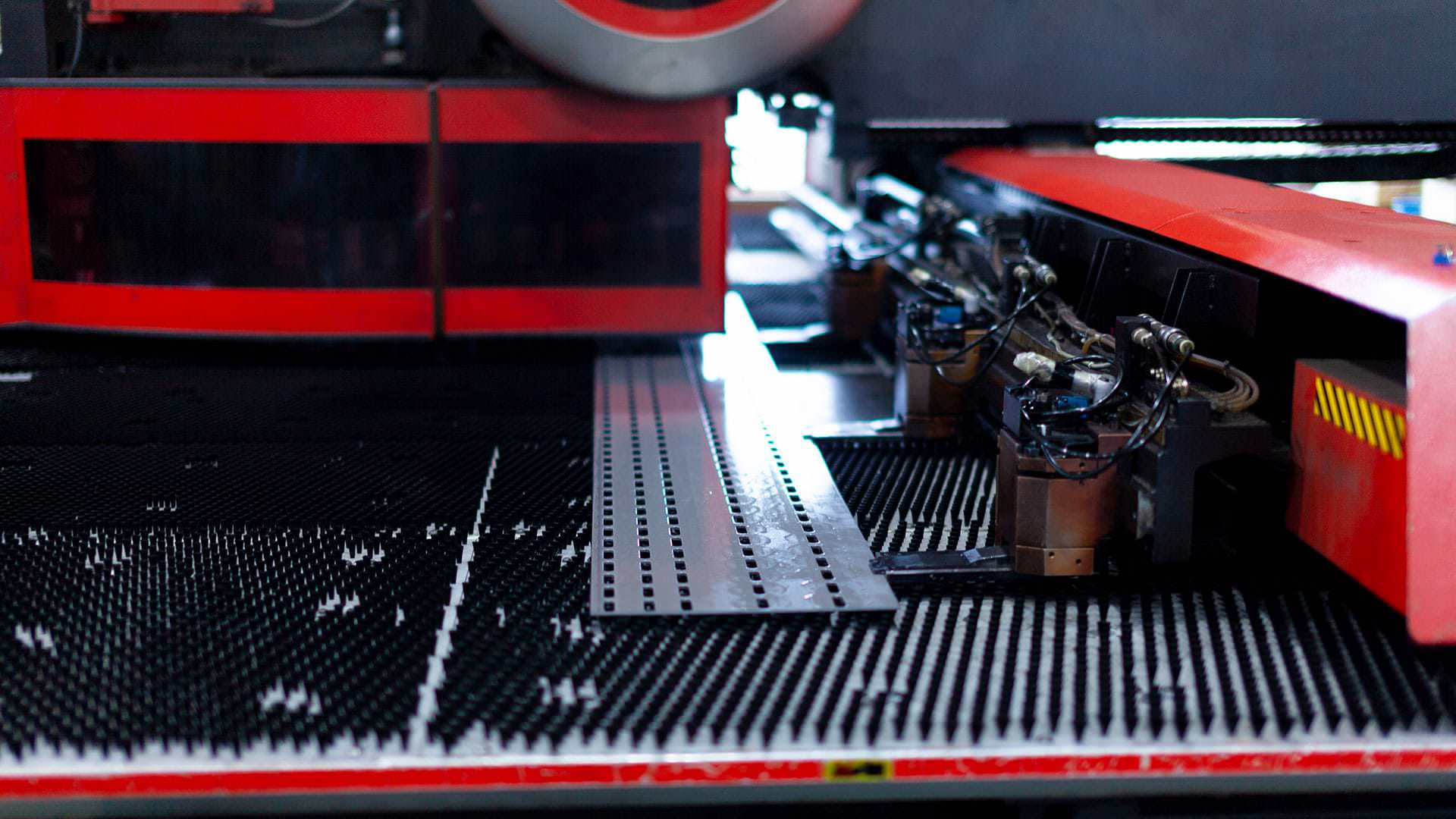 タレットパンチプレス